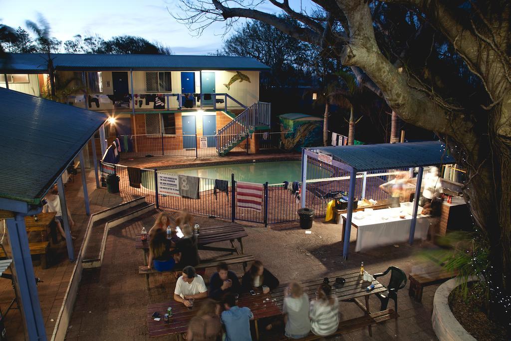 Backpackers Inn On The Beach ไบรอนเบย์ ภายนอก รูปภาพ
